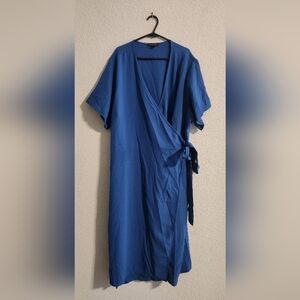 Universal Standard V-neck wrap dress in Blue size medium